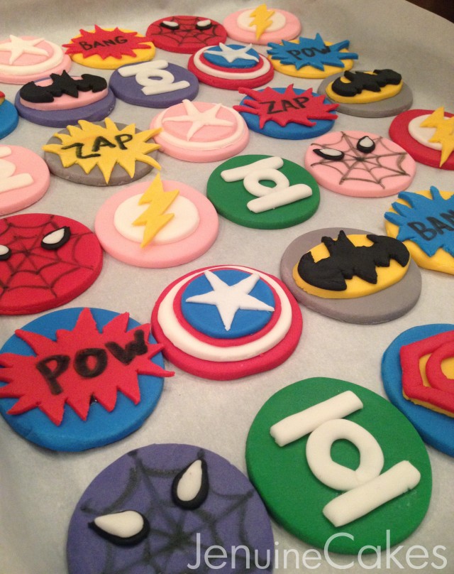 0 Superhero Cupcakes 4